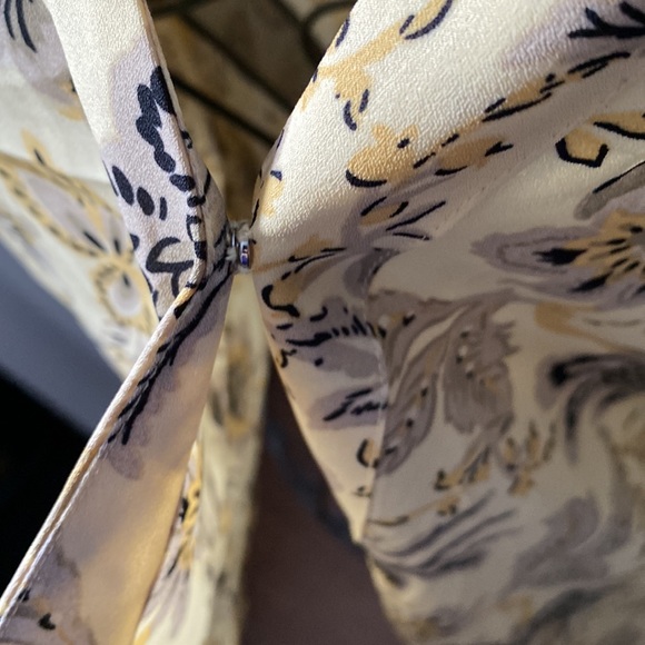 Vince Camuto wrap tie blouse. BNWT - Picture 8 of 10